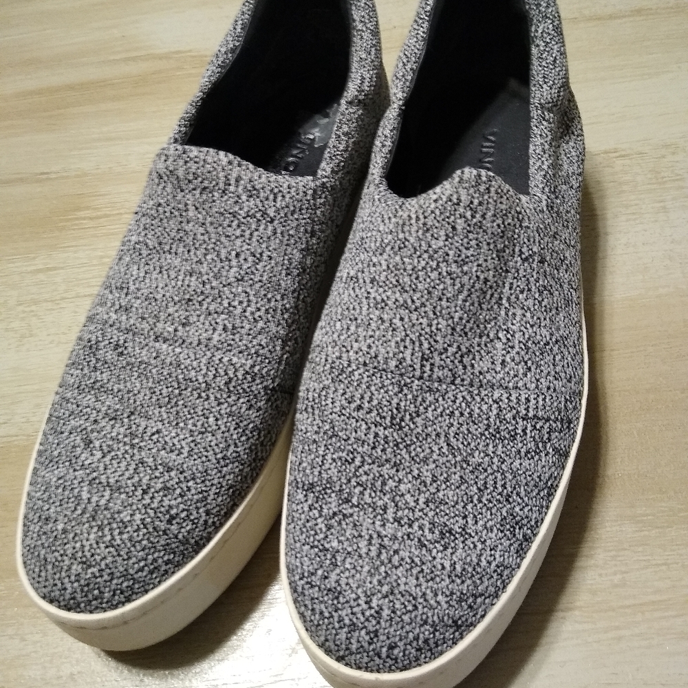 L New - VINCE Gray Tweed Sneakers Shoes Lady's 7.5 7 1/2 Great Condition!